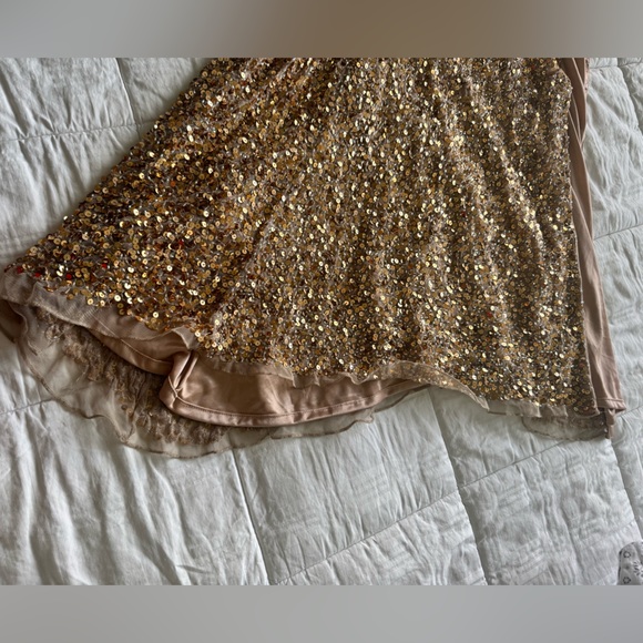 NWOT Mac Duggal Gold Sequin Slit Gown - Picture 6 of 8